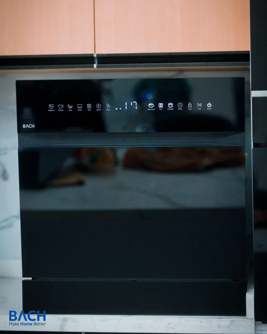 BACH Built In Dish Washer